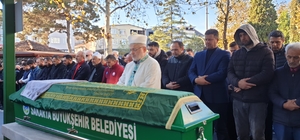 Sakarya'da tırla çarpışan otomobilin sürücüsü öldü, yanındaki kişi yaralandı