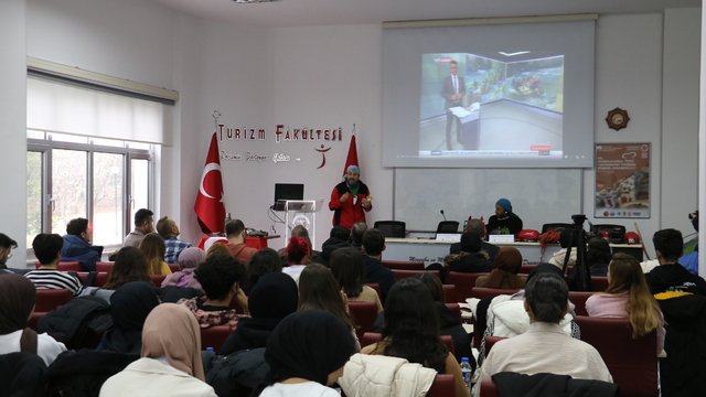 "Dağların Oğlu" Kastamonu'da üniversite öğrencilerine doğa yaşamını anlattı