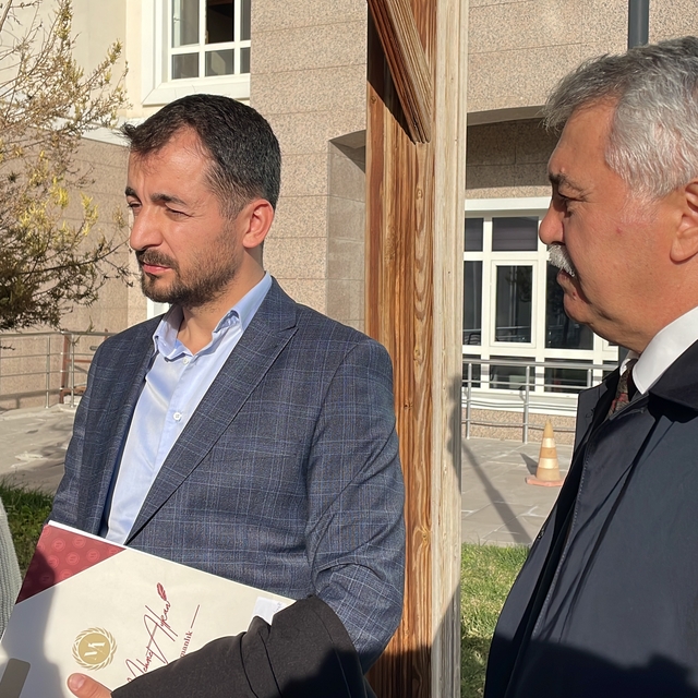 Burdur'da müşteriyi öldürmekten ve 2 kişiyi yaralamaktan yargılanan sağına...
