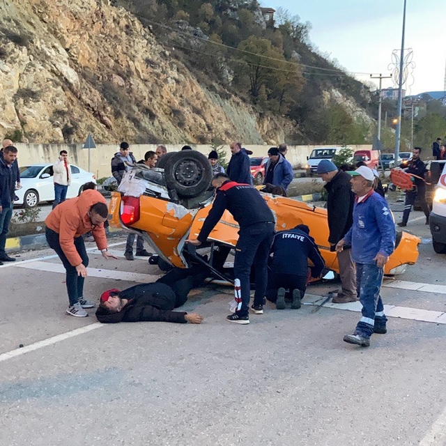 Karabük'teki trafik kazasında 1 kişi öldü, 4 kişi yaralandı