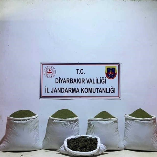 Diyarbakır'da 111 kilogram esrar yakalandı