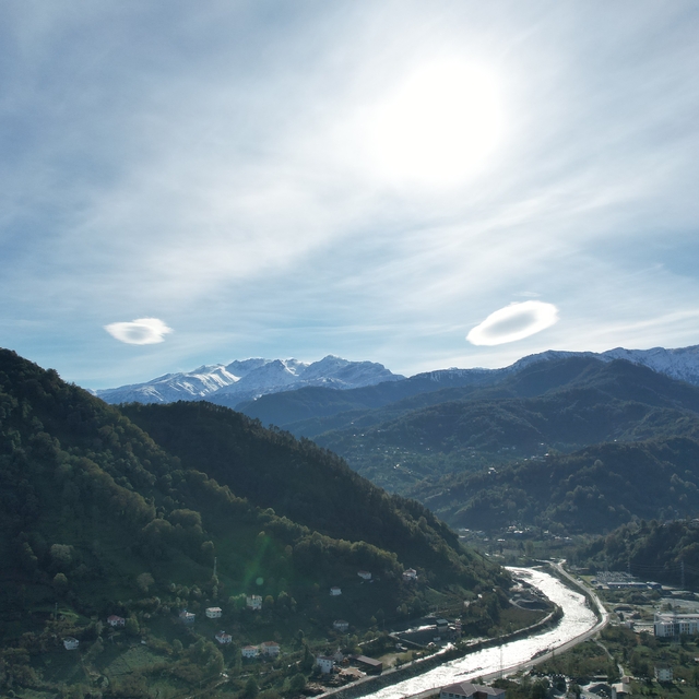 Artvin'de mercek bulutu görüldü