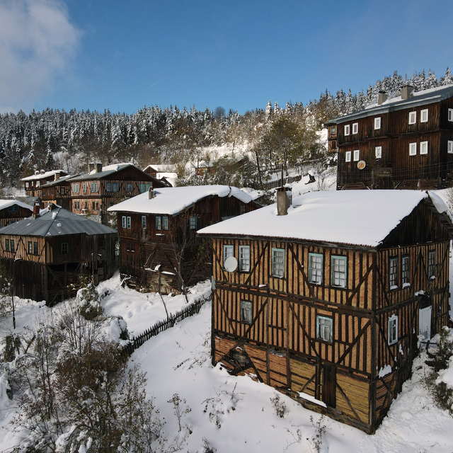 Kastamonu'da kar yağışı sonrası ormanlar dronla görüntülendi