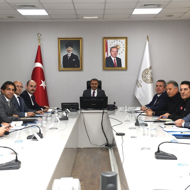 Şanlıurfa'da deprem konutlarının inşası sürüyor