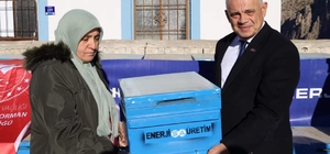 Yahyalı'da 15 kadın üreticiye 75 arı kovanı dağıtıldı