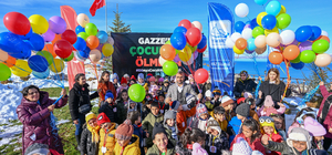 Vanlı çocuklar, hayatını kaybeden Filistinli akranları için gökyüzüne balon...