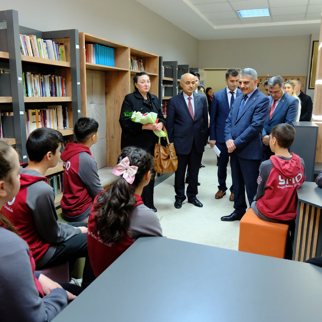 Yozgat Merkez Ortaokulu'nda kütüphane ve okuma salonu açıldı