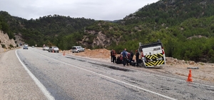 Muğla'da servis minibüsü devrildi, 9 öğrenci yaralandı