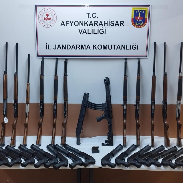 Afyonkarahisar'da kaçak silah operasyonunda 1 kişi yakalandı