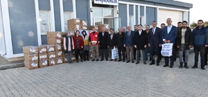 Suşehri'nde ihtiyaç sahibi 700 öğrenciye giysi yardımı yapıldı 