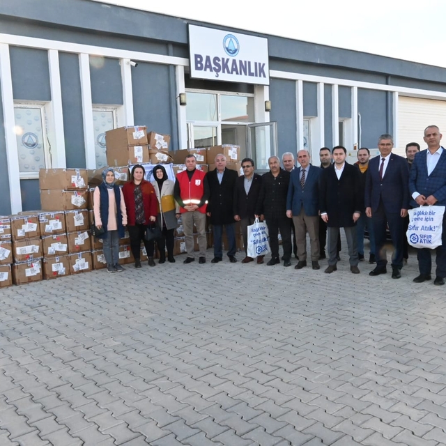 Suşehri'nde ihtiyaç sahibi 700 öğrenciye giysi yardımı yapıldı