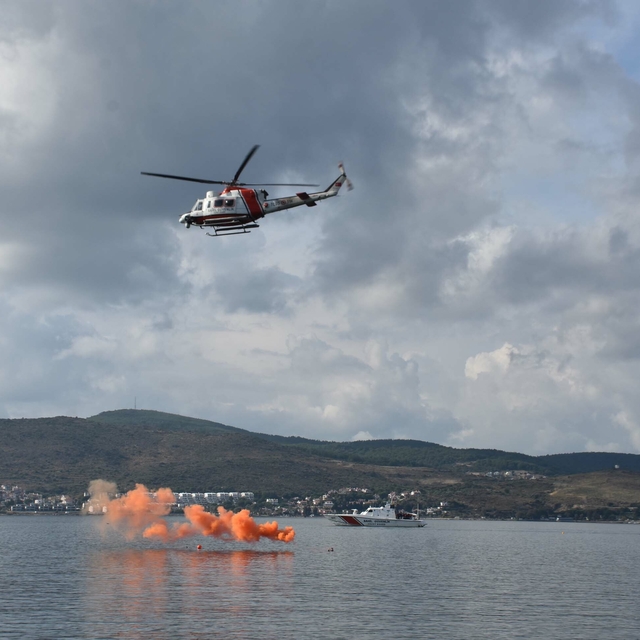 Karantina Adası'nda deprem anında tekne kazası tatbikatı