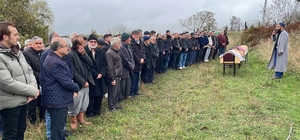 Kocaeli'de eşi ve oğlunu öldürüp, intihar etmişti; cenazeler Sinop'ta defnedildi