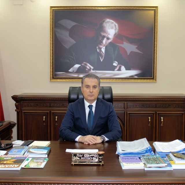 Anamur Kaymakamı Bozdemir'den Öğretmenler Günü mesajı