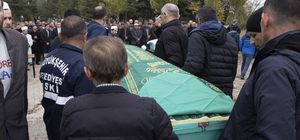 Komşularının tüfekle vurarak öldürdüğü 2'si çocuk 5 kişi toprağa verildi