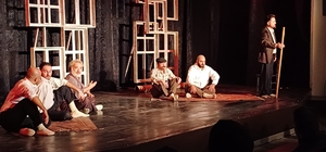 Malazgirt'te "misafir" adlı tiyatro oyunu sahnelendi