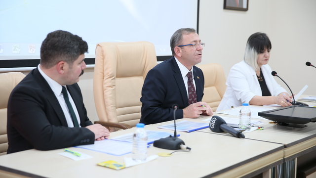 Kars Valisi Polat'tan kışın yolda kalan vatandaşlar için "misafirhanede boş yer bırakın" talimatı