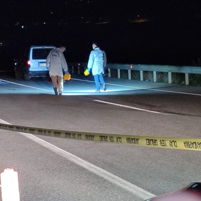 İzmir'de hafif ticari aracın çarptığı yaya öldü