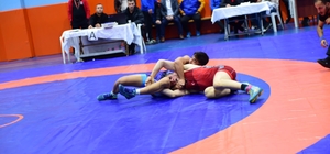 Kestel Belediyesi merhum milli güreşçi Reşit Karabacak'ı güreş turnuvasıyla...