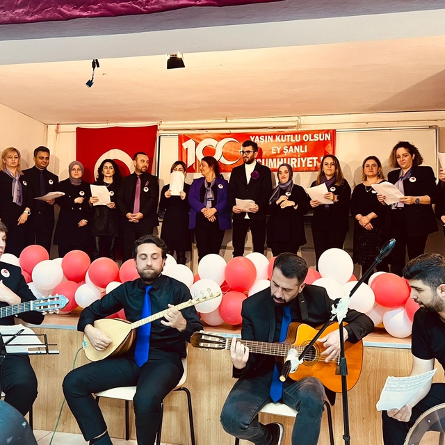 Asarcık'ta "Öğretmenler Korosu" konser verdi