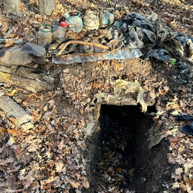 Tunceli'de teröristlerin kullandığı 11 sığınak imha edildi