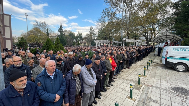 Zafer Partisi Genel Sekreteri Polat'ın annesinin cenazesi Bursa'da toprağa verildi