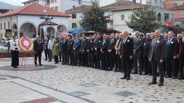 Zonguldak'ta Öğretmenler Günü kutlandı