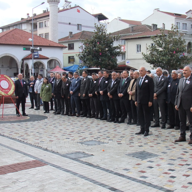 Zonguldak'ta Öğretmenler Günü kutlandı