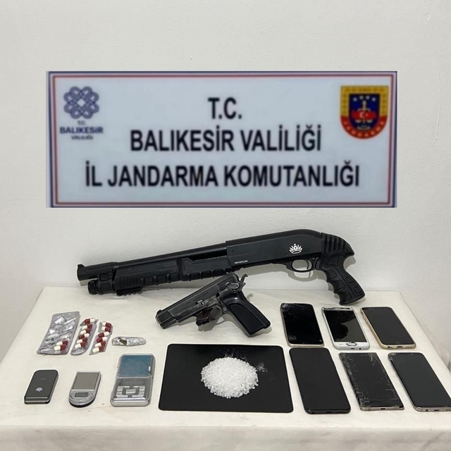 Balıkesir'de uyuşturucu operasyonlarında 10 kişi yakalandı