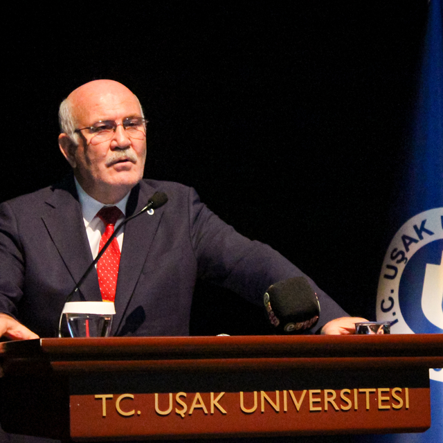 Uşak'ta 24 Kasım Öğretmenler Günü kutlandı