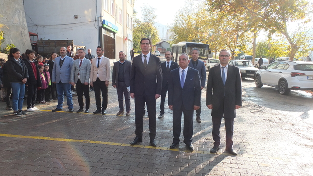 Keban'da "24 Kasım Öğretmenler Günü" kutlandı