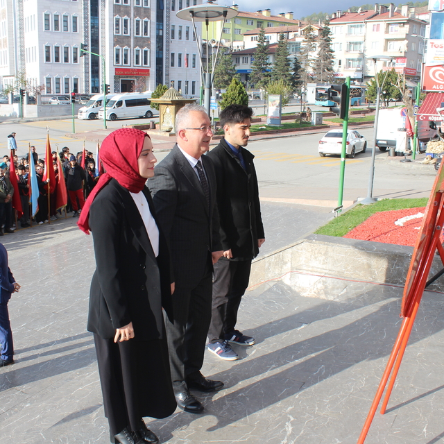 Kastamonu'nun ilçelerinde Öğretmenler Günü kutlandı