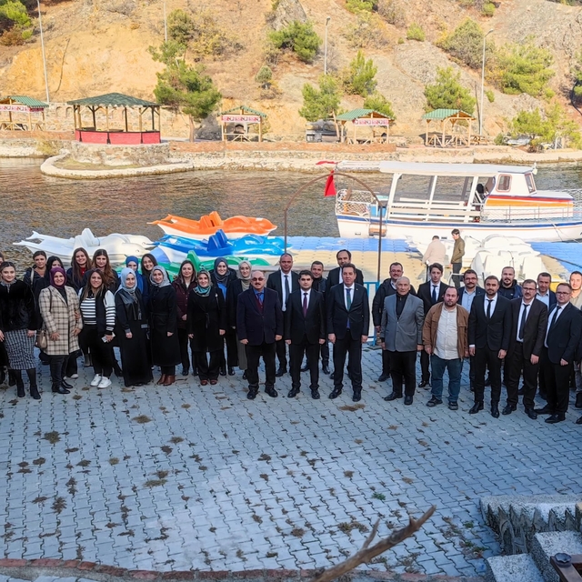 Oğuzlar Belediye Başkanı Yıldırım öğretmenleri ağırladı