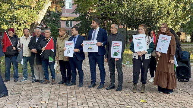 Kırklareli'nde öğrenciler İsrail'in Gazze'ye yönelik saldırılarını kınadı