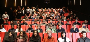 Batman'da öğretmen ve öğrenciler "Aybüke; Öğretmen Oldum Ben!" filmini izledi