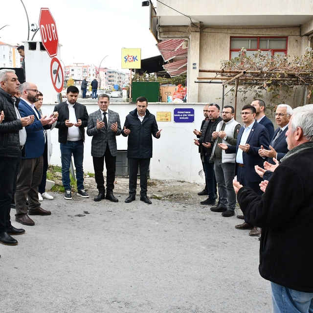 Depremde hayatını kaybeden öğretmenin adı baba ocağındaki sokağa verildi