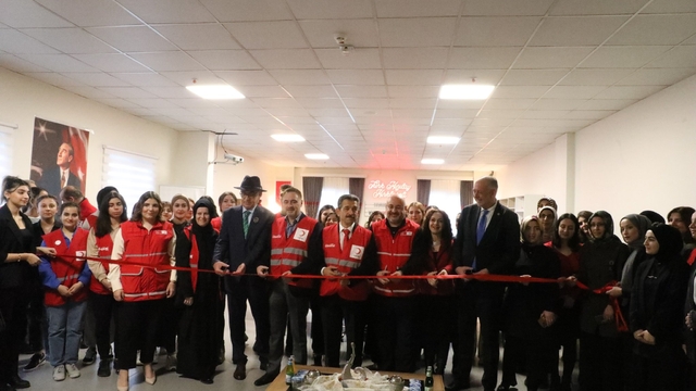 Kırklareli'nde Kızılay Kütüphane ve Atölyesi açıldı