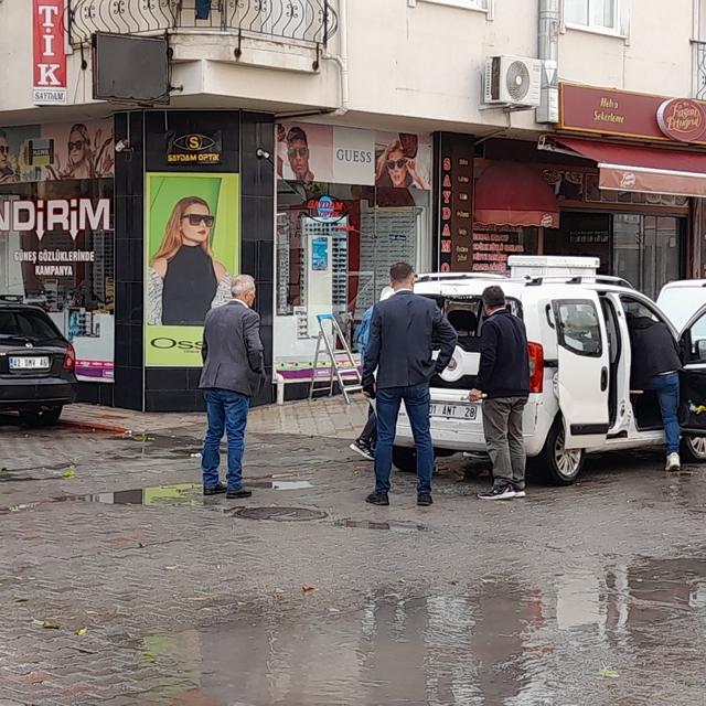 Muğla'da fırtına ve sağanak yaşamı olumsuz etkiliyor