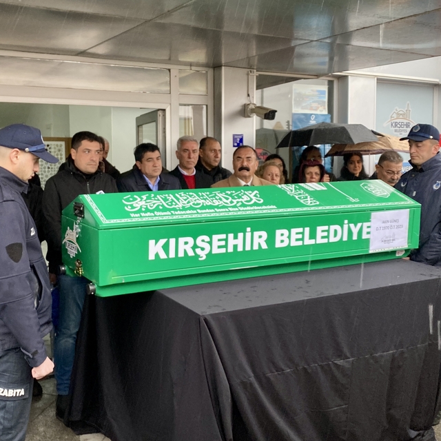 Kalp krizi geçiren Kırşehir Belediyesi şube müdürü, hastanede yaşamını yiti...