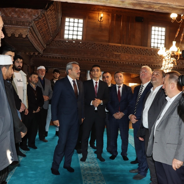 Rize'de restore edilen ahşap tarihi cami ibadete açıldı