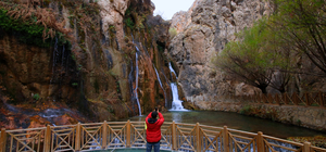Günpınar Şelalesi sonbahar renklerine büründü