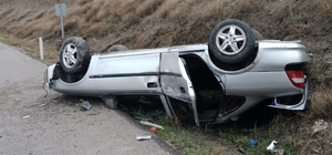 Beypazarı'nda takla atan otomobildeki 5 kişi yaralandı