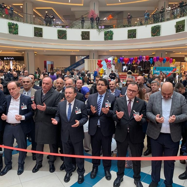 Erzurum'da açılan "Hayır Çarşısı"nın geliri Gazze'ye gönderilecek