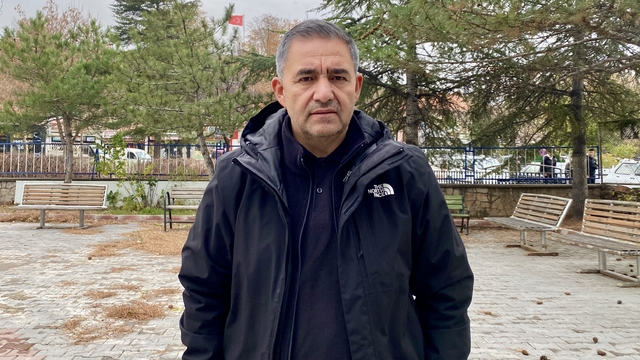GÜNCELLEME - Kırşehir'de kuvvetli rüzgar nedeniyle kopan çatı stadın atletizm pistine düştü