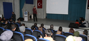 NASA'da görevli Türk astrofizikçi, Hakkari'de öğrencilerle söyleşi yaptı