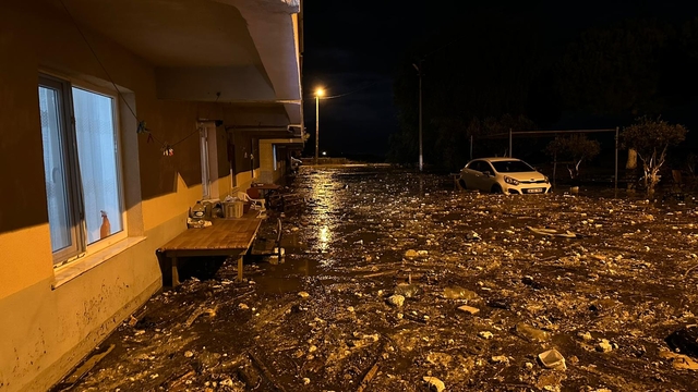 GÜNCELLEME - Karadeniz'de fırtına dev dalgalar oluşturdu