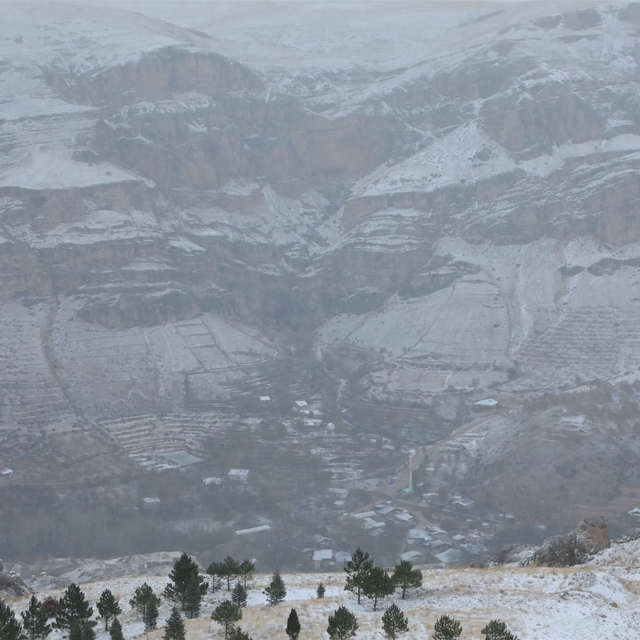 Malatya'nın Darende ilçesine mevsimin ilk karı düştü