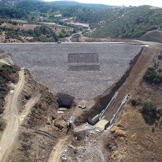 Manisa'daki Çobanlar Barajı inşasında sona yaklaşıldı