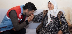 Ağrı'da yaşlı ve engellilerin evleri temizlenip ihtiyaçları gideriliyor