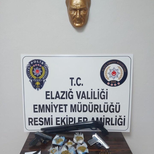 Elazığ'da ruhsatsız 2 tüfek ele geçirildi